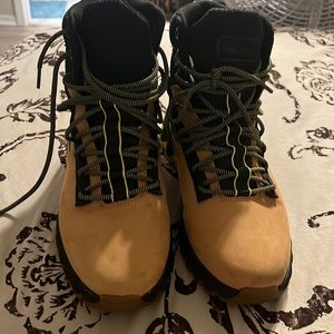 Timberlands size 10 wheat nubuck water proof boots